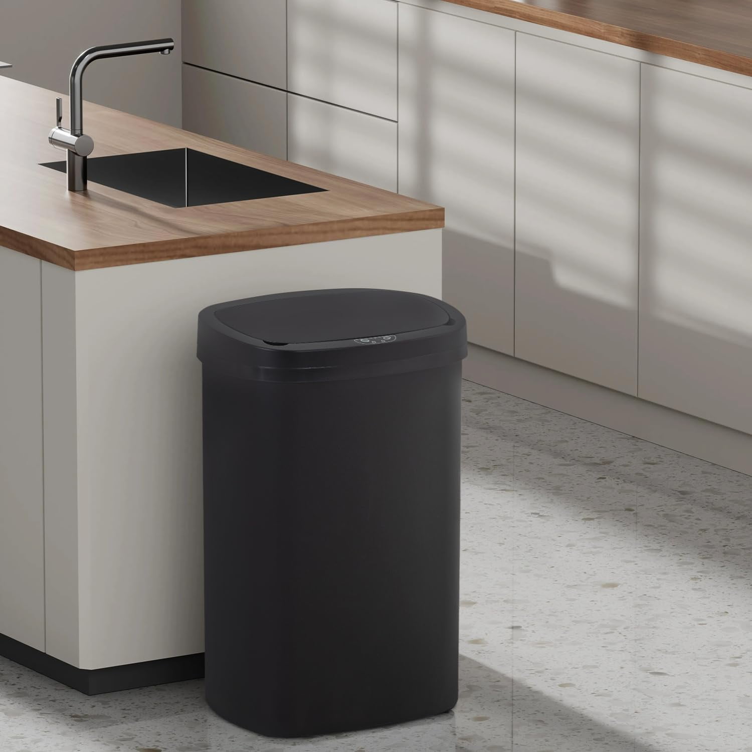BestOffice 13 Gallon Plastic Touchless Kitchen Trash Can with Motion Sensor for Indoor Use(Black)