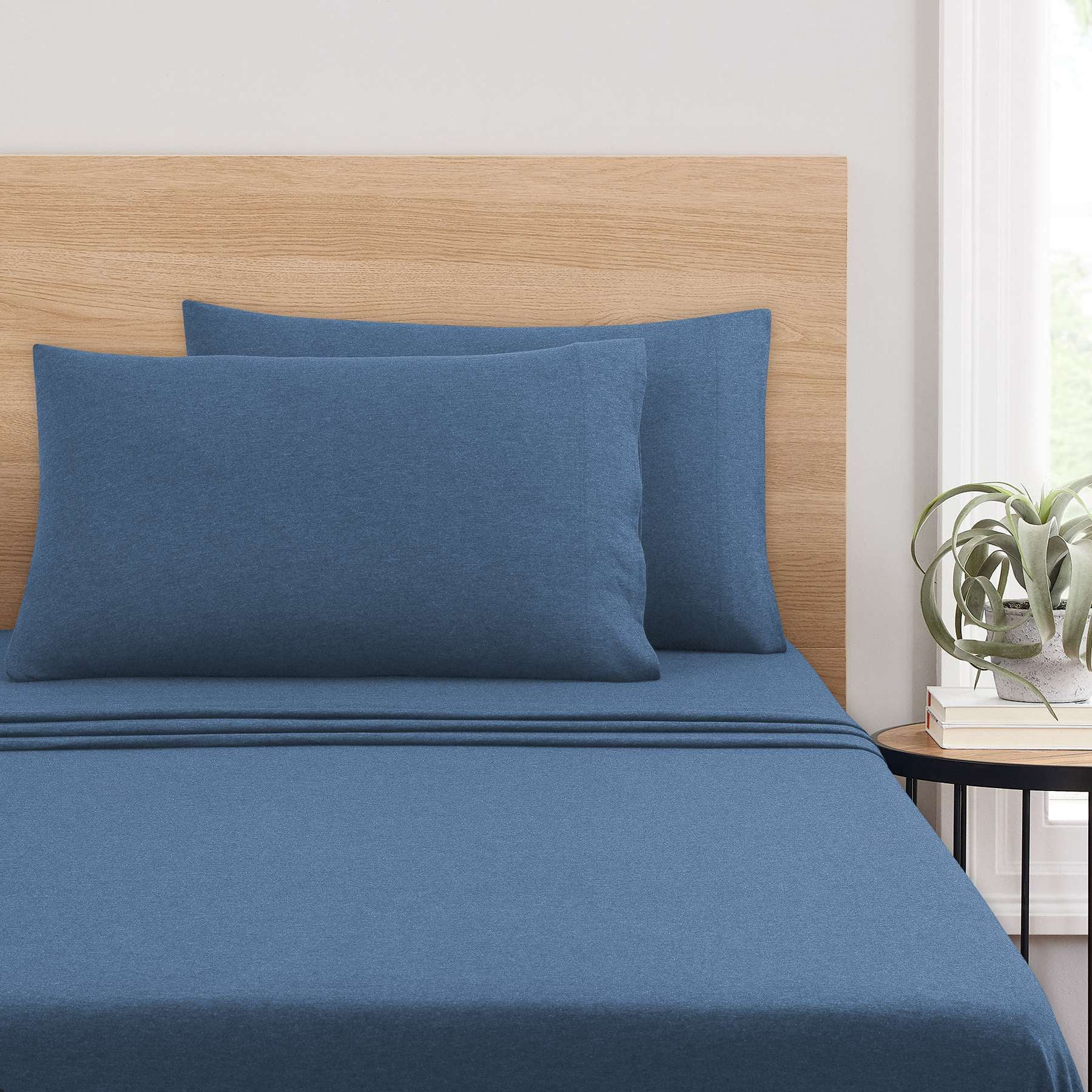 Parure de lit en jersey extra doux pour adulte Mainstays, double queen, bleu foncé, 4 pièces Ensemble de draps en jersey Coton et Polyester