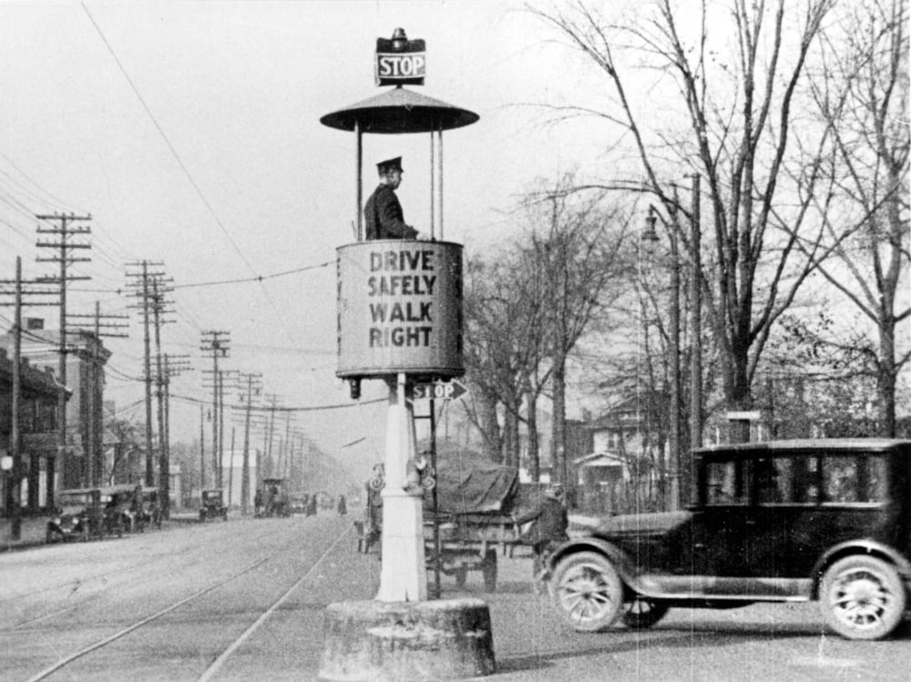 Traffic LightAmerica'S First Traffic Light History (36 x 24) Walmart