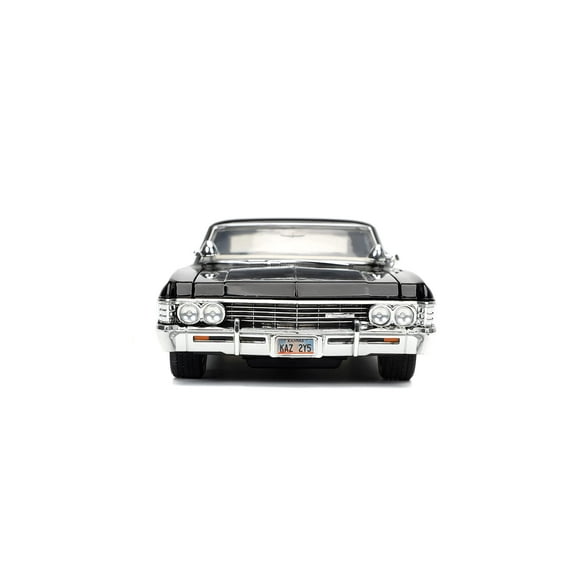 Supernatural 1:24 Dean 1967 Chevy Impala Diecast Car and Figure