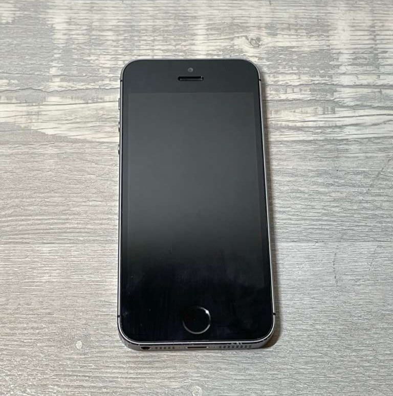 Pre-Owned Apple iPhone 5s 16GB Unlocked GSM 4G LTE Dual-Core Phone w/ 8MP Camera - Space Gray