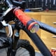 thumbnail image 5 of ENLEE Tapones de extremo de manillar de bicicleta coloridos Tapones de manillar de aleación de aluminio Tapas de extremo de barra de agarre de bicicleta para bicicletas de carretera de montaña ENLEE Tapas de manillar, 5 of 7