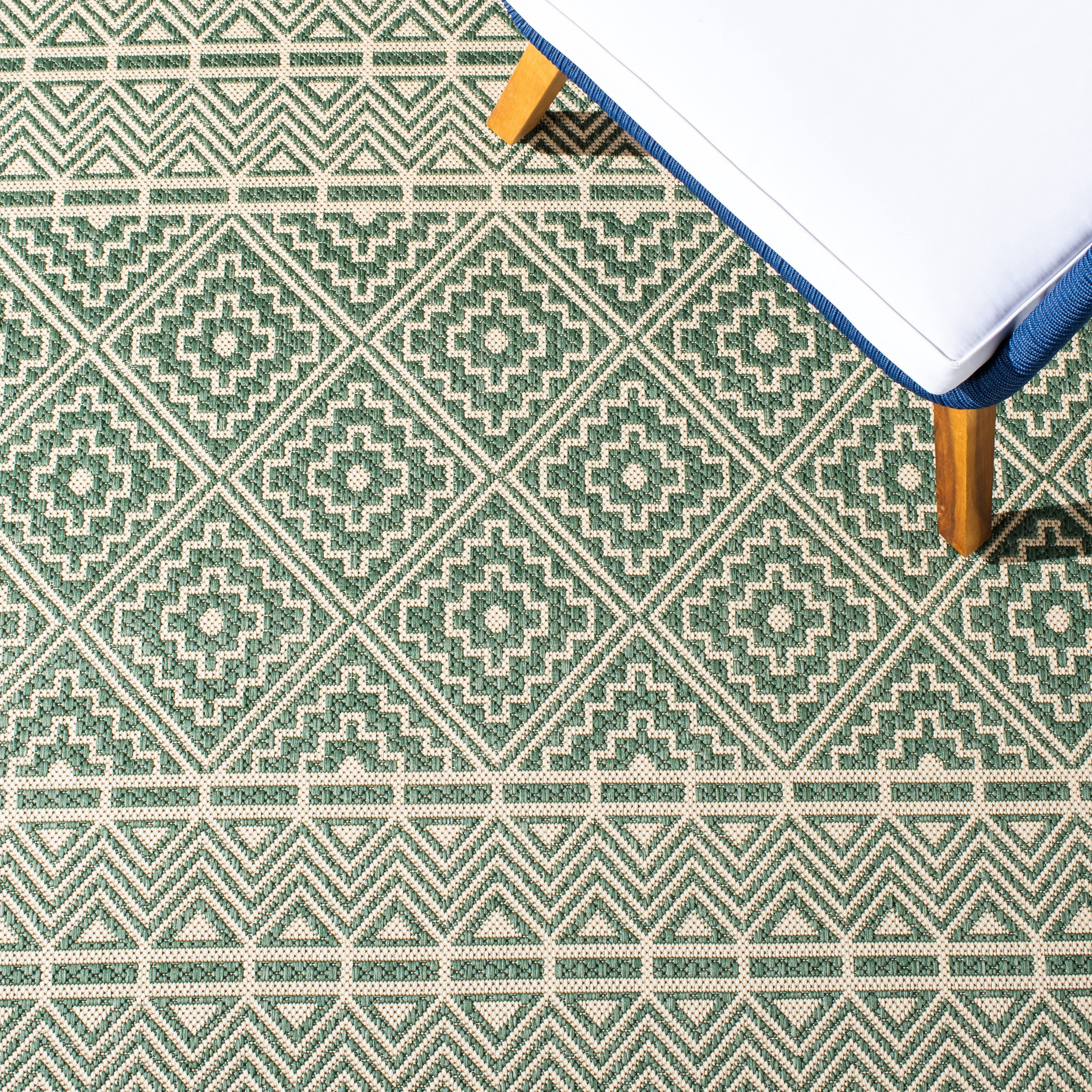 Safavieh Courtyard Asa Geometric Indoor/Outdoor Area Rug, Dark Green/Beige, 6'7" x 6'7" Round