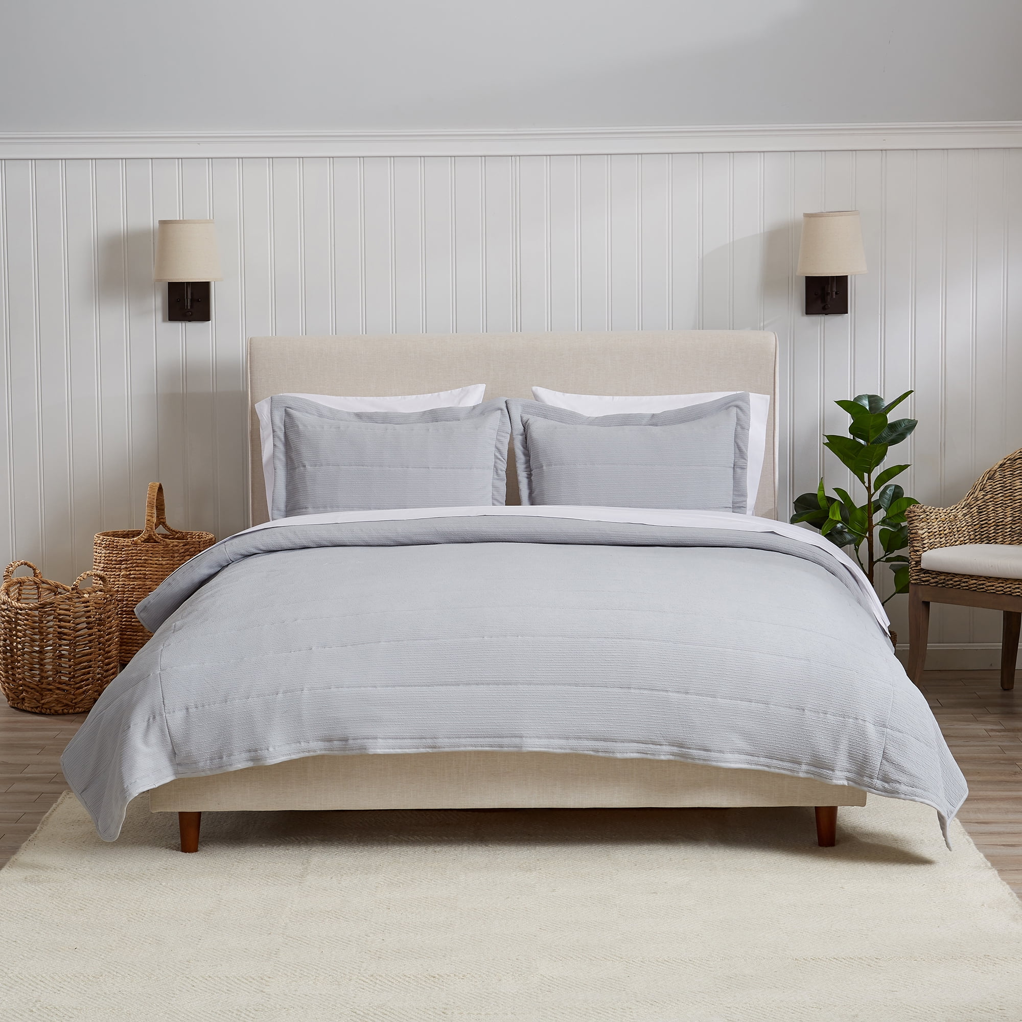 Great Bay Home Textured Spandex Solid Reversible Quilt Set With Shams  (Twin, Light Grey)