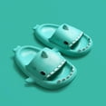 thumbnail image 1 of Zapatillas Suaves De Tiburón De Dibujos Animados Para Niños, Sandalias Antideslizantes De Simulación, Zapatillas De Casa De Playa De Verano Para Caminar En El Baño Del Jardín Kearding AP007363-46, 1 of 4