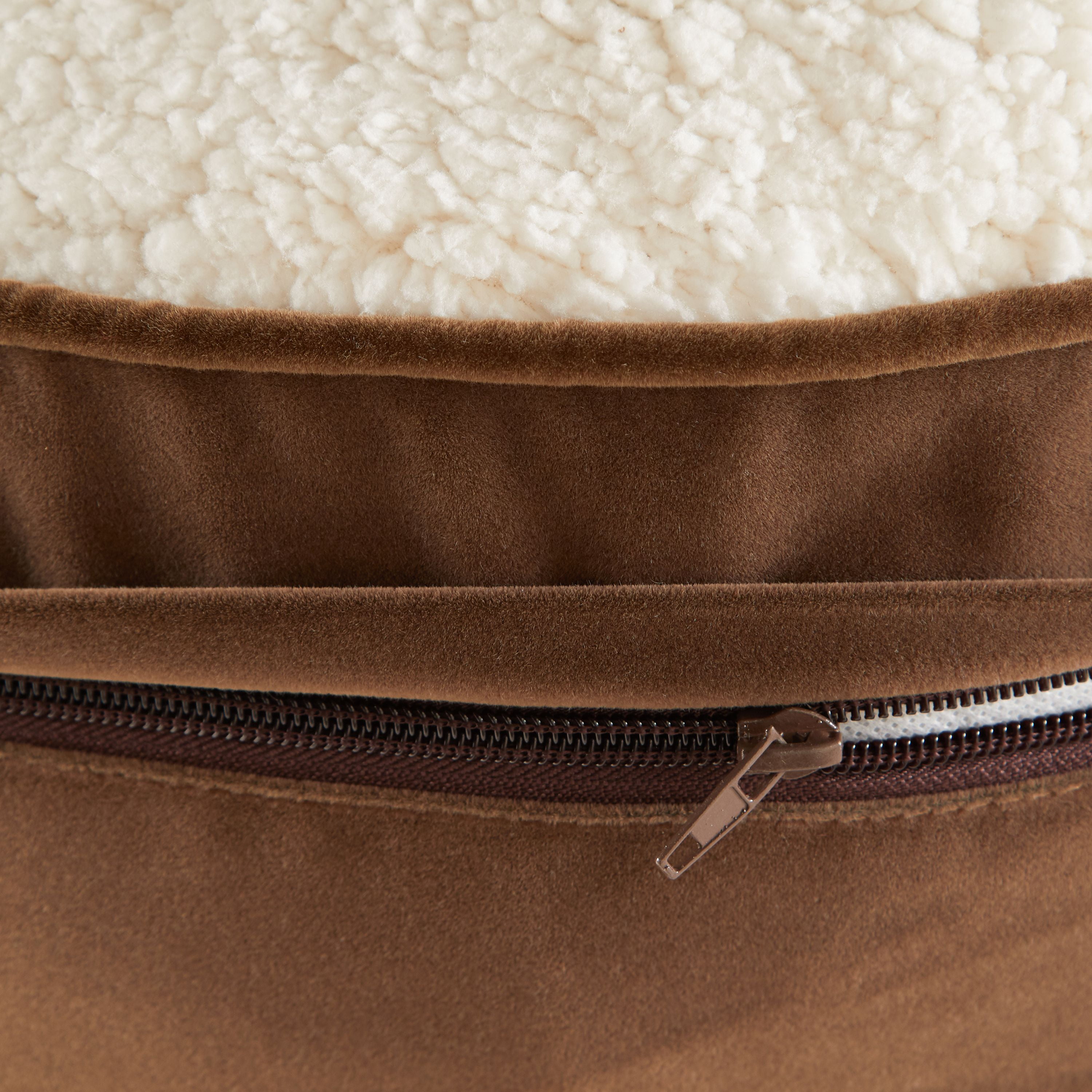 Happy Hounds Scout Deluxe Round Dog Bed, Medium, 36", Latte/Sherpa