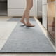 thumbnail image 1 of Tapete de Cocina Gris de Poliéster Antideslizante y Resistente Al Aceite, 120 X 45 Cm | Fácil de Limpiar y Suave Al Tacto | Duradero y Decorativo | Ideal para Baños y Entradas | Lavable a Máquina | 0, 1 of 6
