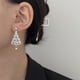 thumbnail image 3 of Pendientes creativos de árbol de Navidad para mujer, diseño de nicho de moda, otoño e invierno, elegantes pendientes navideños, 3 of 6