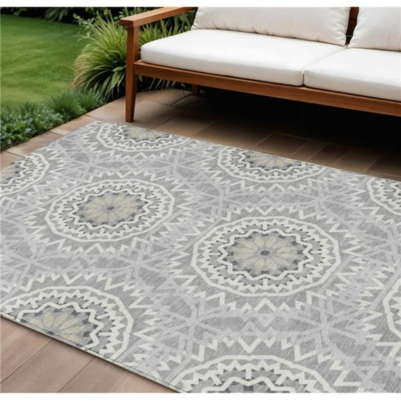 HomeRoots 578619 8 x 10 ft. Floral Medallion Washable Indoor & Outdoor Rectangle Area Rug, Gray, Silver & Ivory