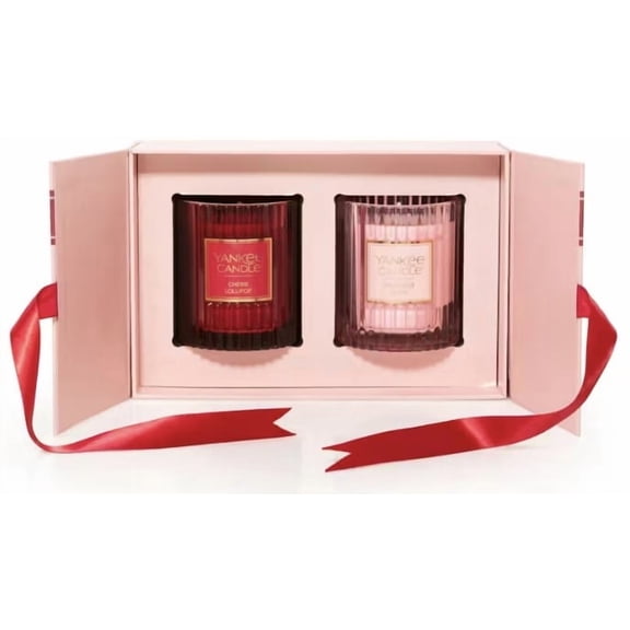 Yankee Candle Love is in the Air Valentine's Day Tumbler Candles Gift Set - Fresh Cut Roses and Chérie Lollipop