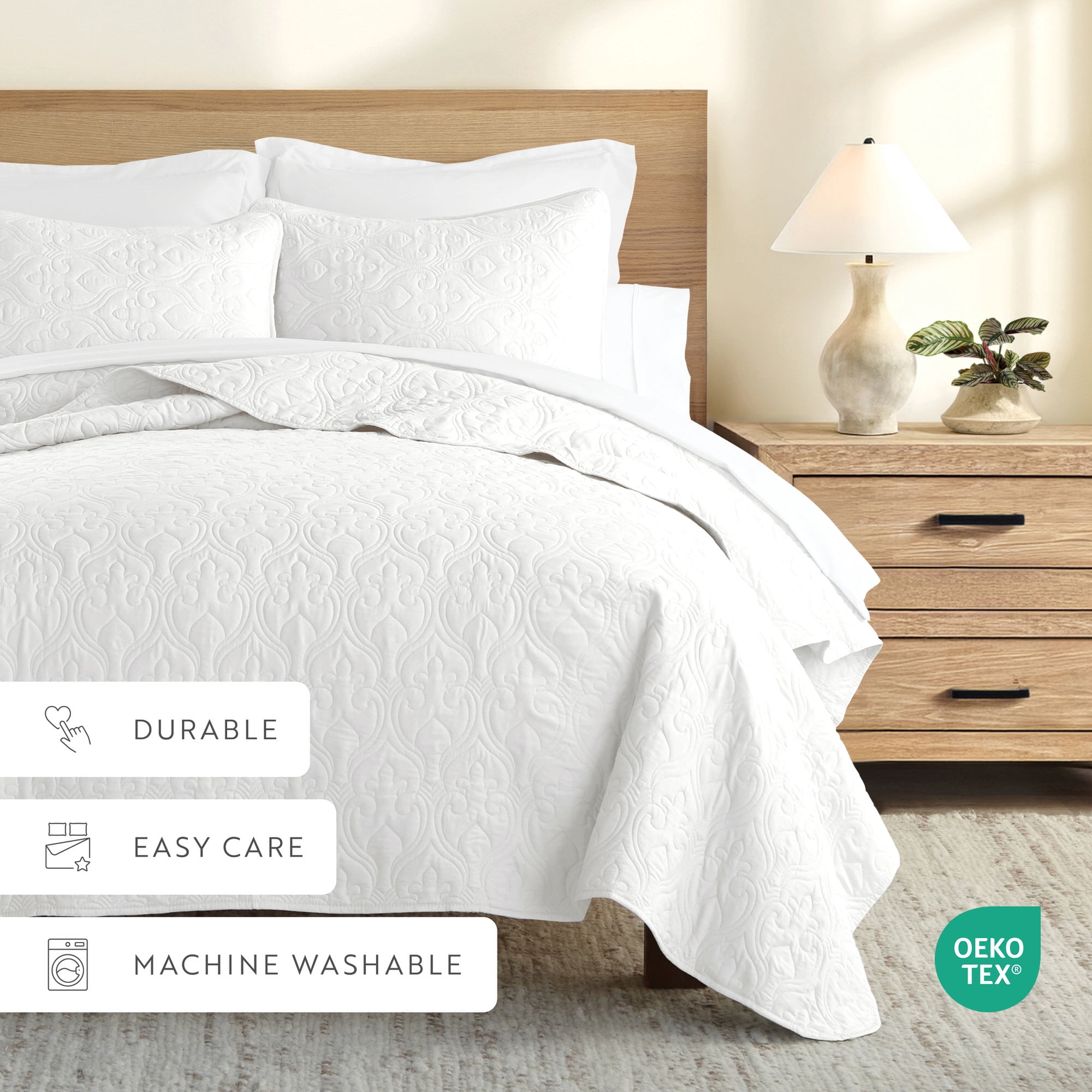 Lightweight Wrinkle Resistant Quilt Sets in White Damask for Full/Queen Size Bedding by Comfort Canopy