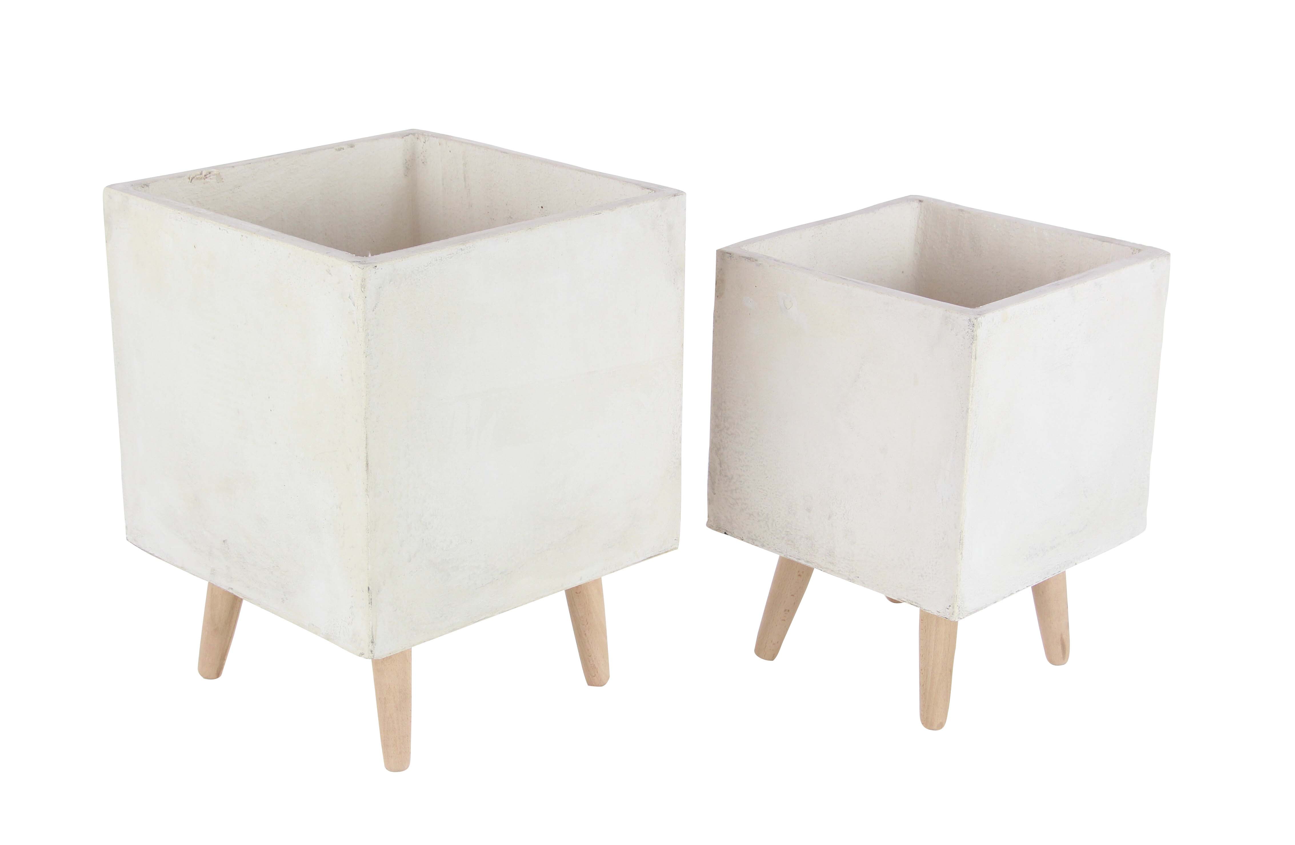 Decmode Set of 2 Contemporary 15 and 18 Inch Fiberclay Planters With Wooden Stand, White by DecMode
