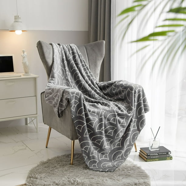 Mainstays Super Soft Plush Throw Blanket, 50" x 60", Grey Cream Geo