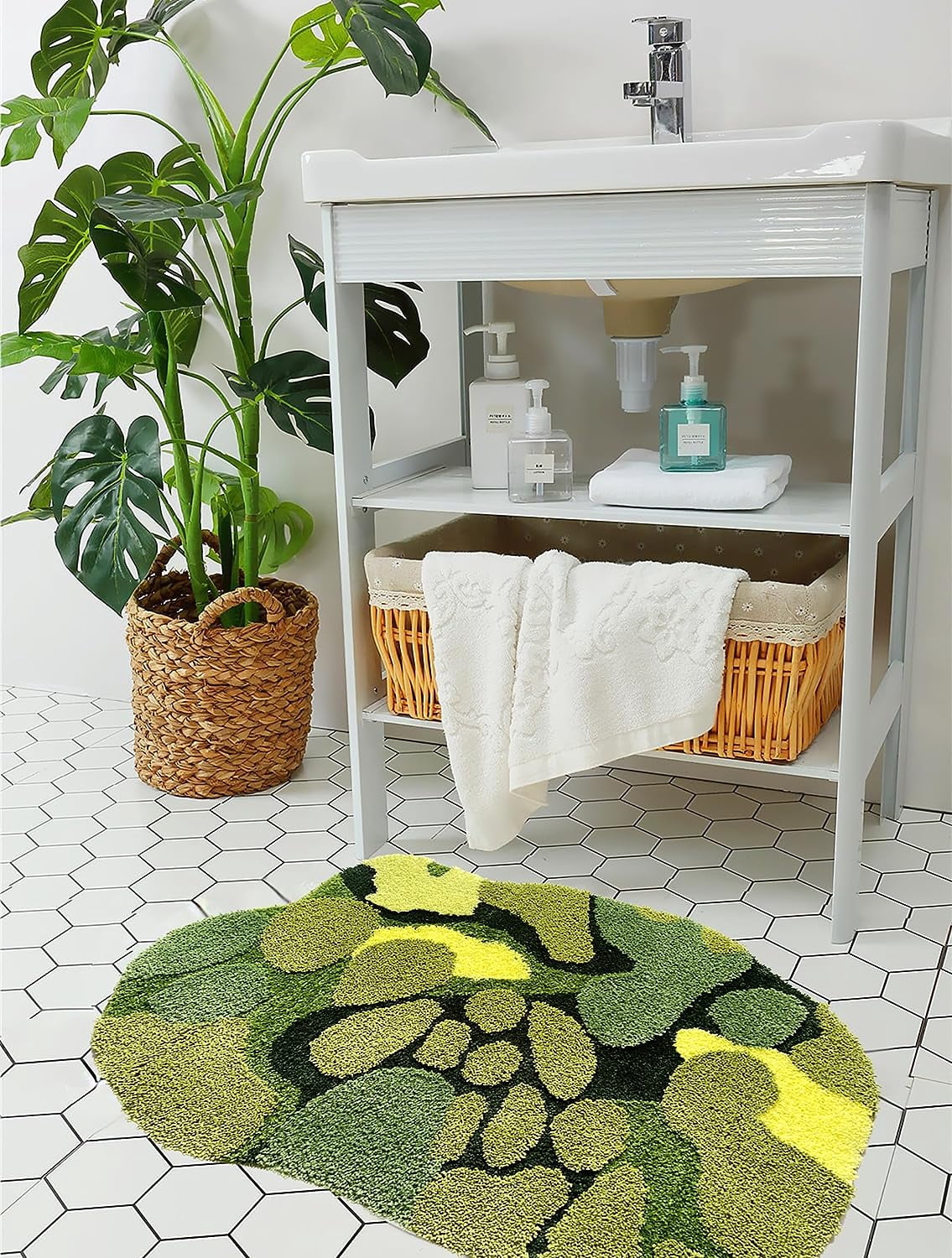 Ukeler Cute Moss Bathroom Rugs Soft Absorbent Moss Decor Indoor Rugs Non-Slip Shaggy Machine Washable Boho Bath Mats for Bathroom, Tub and Shower 35"×24"