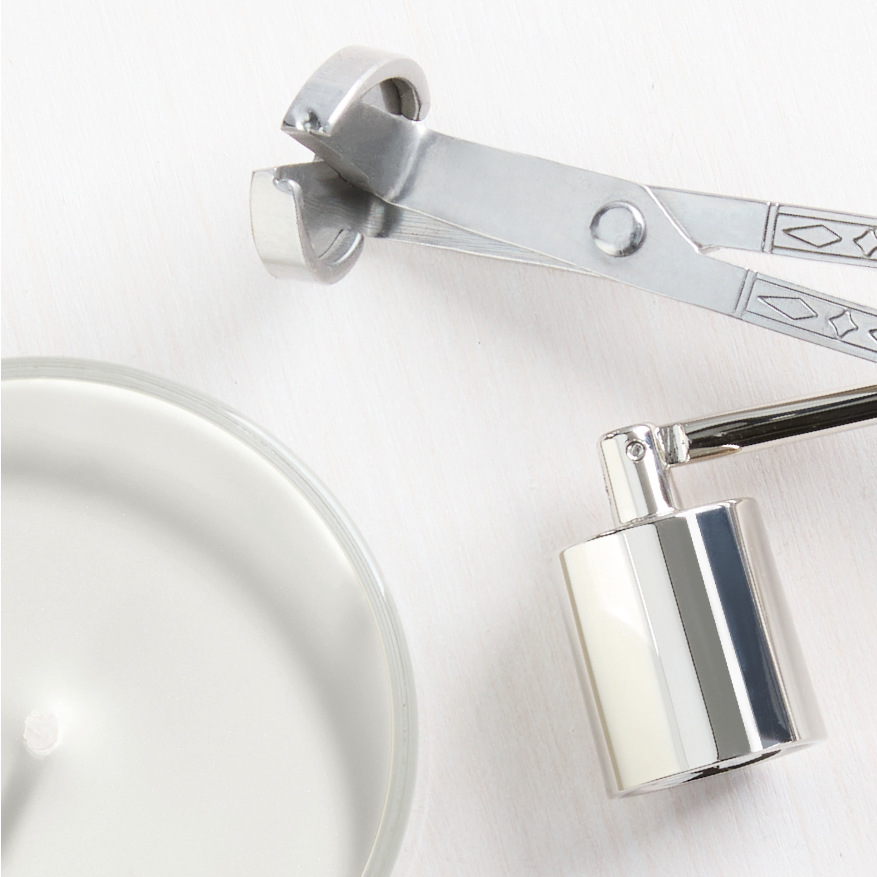 Yankee Candle Medium Perfect Pillar Candle, Coconut Beach – Scented with up to 115 Hours of Burn Time, Premium Plant Wax Blend for Consistent Long Lasting Scent from First to Last Burn