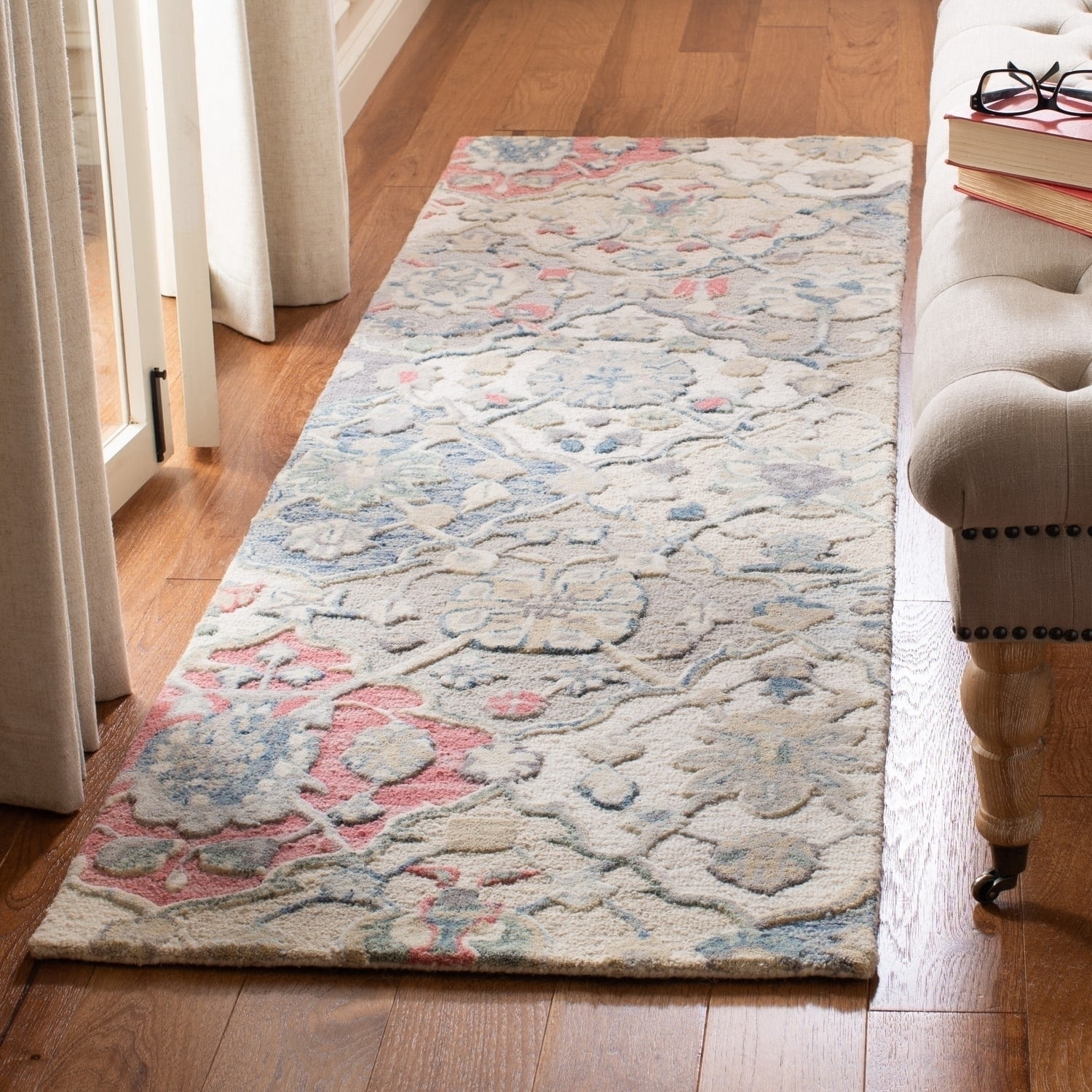 SAFAVIEH Glamour Charmaine Floral Wool Area Rug, Ivory/Red, 6' x 6' Round