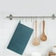 thumbnail image 4 of Xihbxyly Mantel Aislante para Mesa de Comedor, Elegante Diseño Colgante, Protección Térmica, Agarre Antideslizante, Organizador para La Cocina, Azul, Rosa y Blanco, 30 X 18 Cm, 4 of 6
