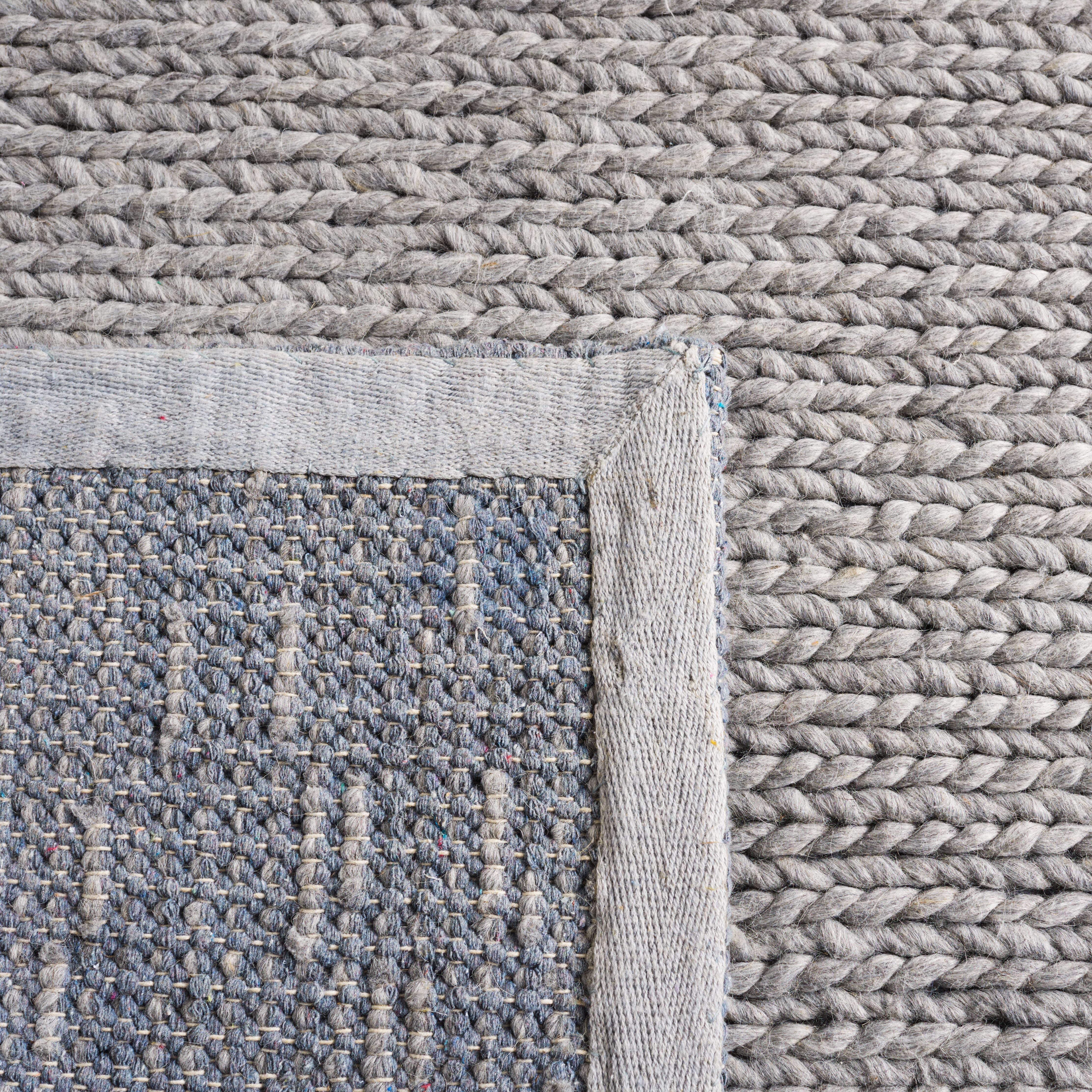 SAFAVIEH Natura Madrid Geometric Runner Rug, Steel, 2'3" x 12'
