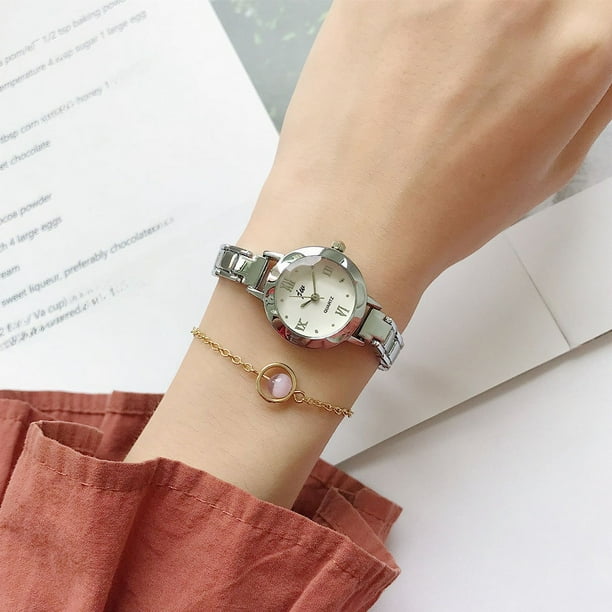 Reloj de mujer artístico retro de estilo simple y frío para estudiantes, pulsera de acero de moda, estilo pequeño temperamento