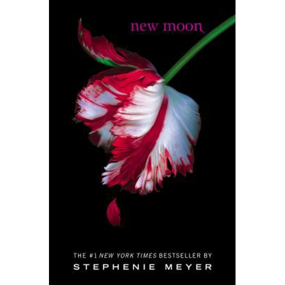 Pre-Owned New Moon (The Twilight Saga) (Paperback) 0316032549 9780316032544