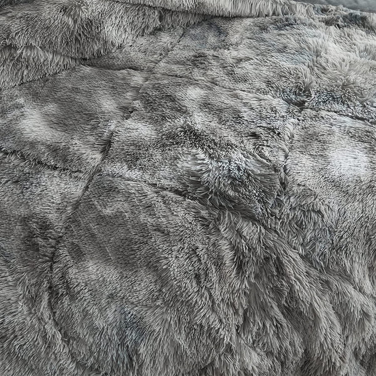 Wajade Plush Shaggy Comforter Set Fluffy Fuzzy Faux Fur Bedding Set - 3PC Microfiber Soft Warm Quilt Set(Gray White,Queen Size)