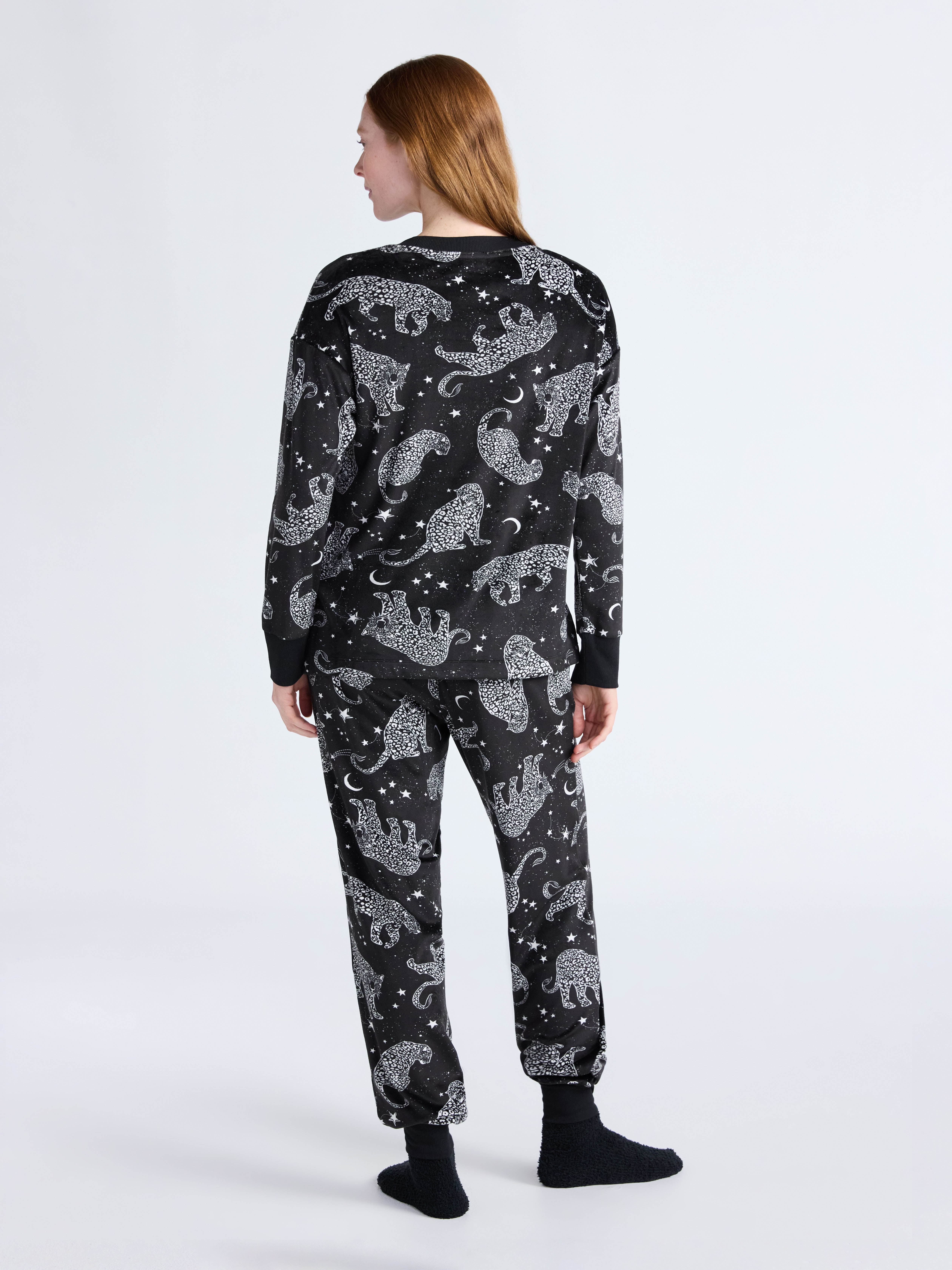 Joyspun Women's Stretch Velour Long Sleeve Top, Pants, and Socks