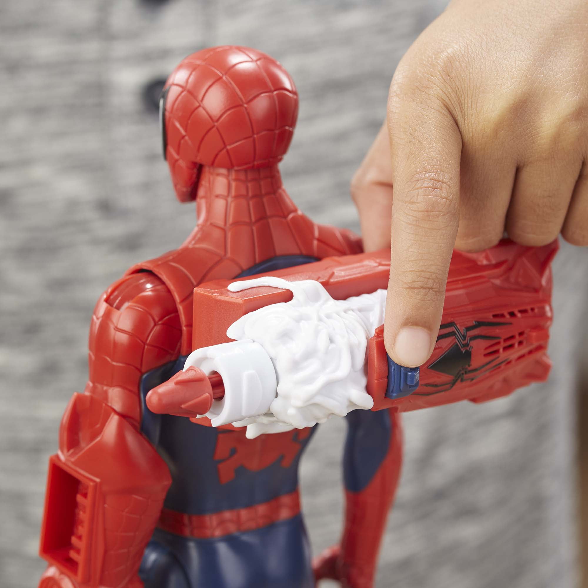 Hasbro E2343 SpiderMan Titan Hero Power FX 30cm Actionfigur Amoured Spider-Man 