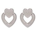 thumbnail image 1 of Elegantes y modernos pendientes de botón con diseño de aleación y forma de corazón de plata para mujer, 1 of 1