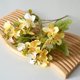 thumbnail image 1 of Xiao Hua 3 piezas de flores artificiales de tacto real para decoración del hogar, oficina, boda, arreglo floral (amarillo, 30 cm de largo), 1 of 5
