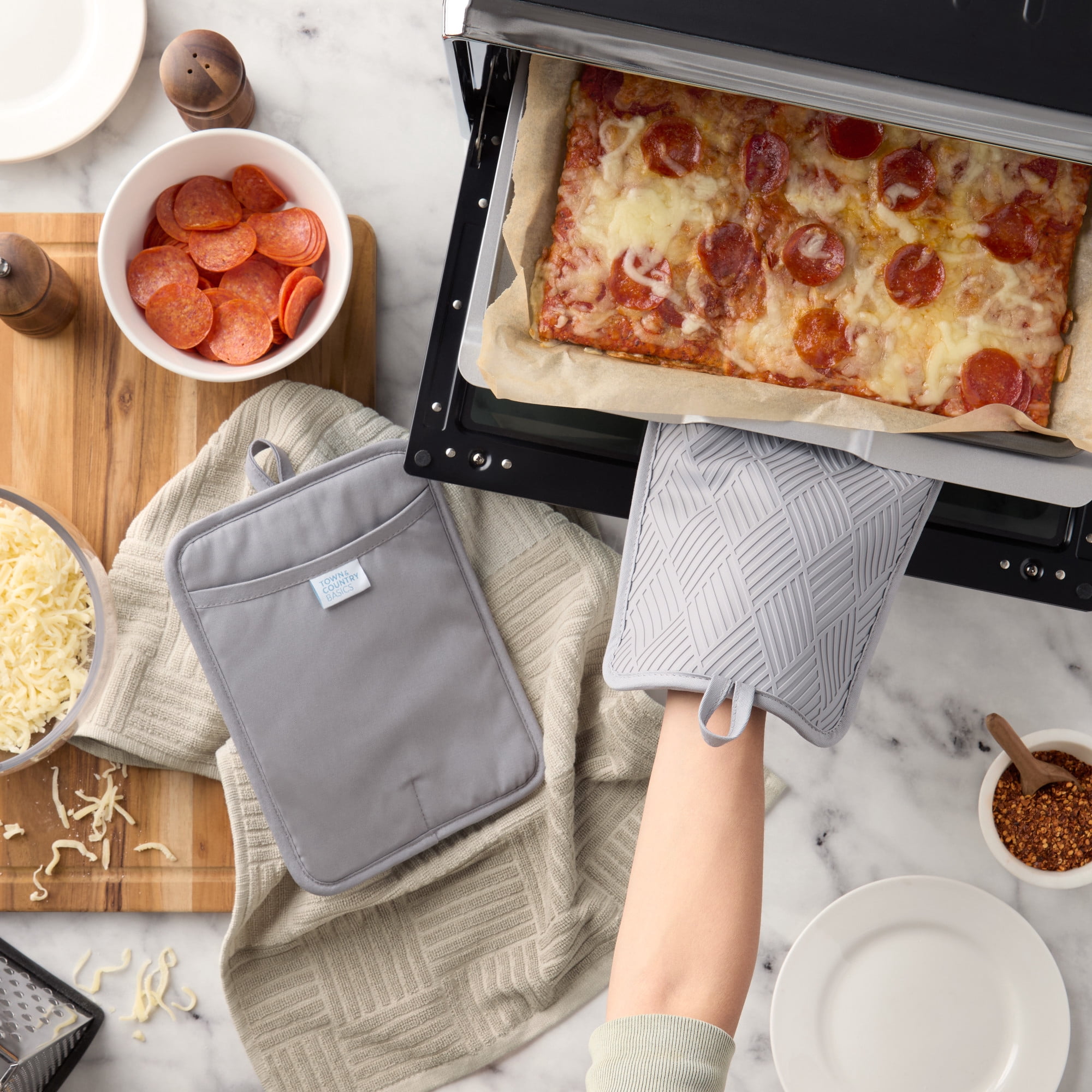 TOWN & COUNTRY BASICS Basketweave Soft Silicone Pot Holder 2-Pack Set, Heat Resistant up to 500F, Flexible Silicone, Non-Slip Grip, Grey, 7.5"x10"