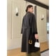 thumbnail image 4 of Abrigo de piel de oveja negra auténtica para mujer, tendencia otoño invierno 2024, chaqueta de piel auténtica larga y ajustada de alta gama con cinturón, 4 of 4