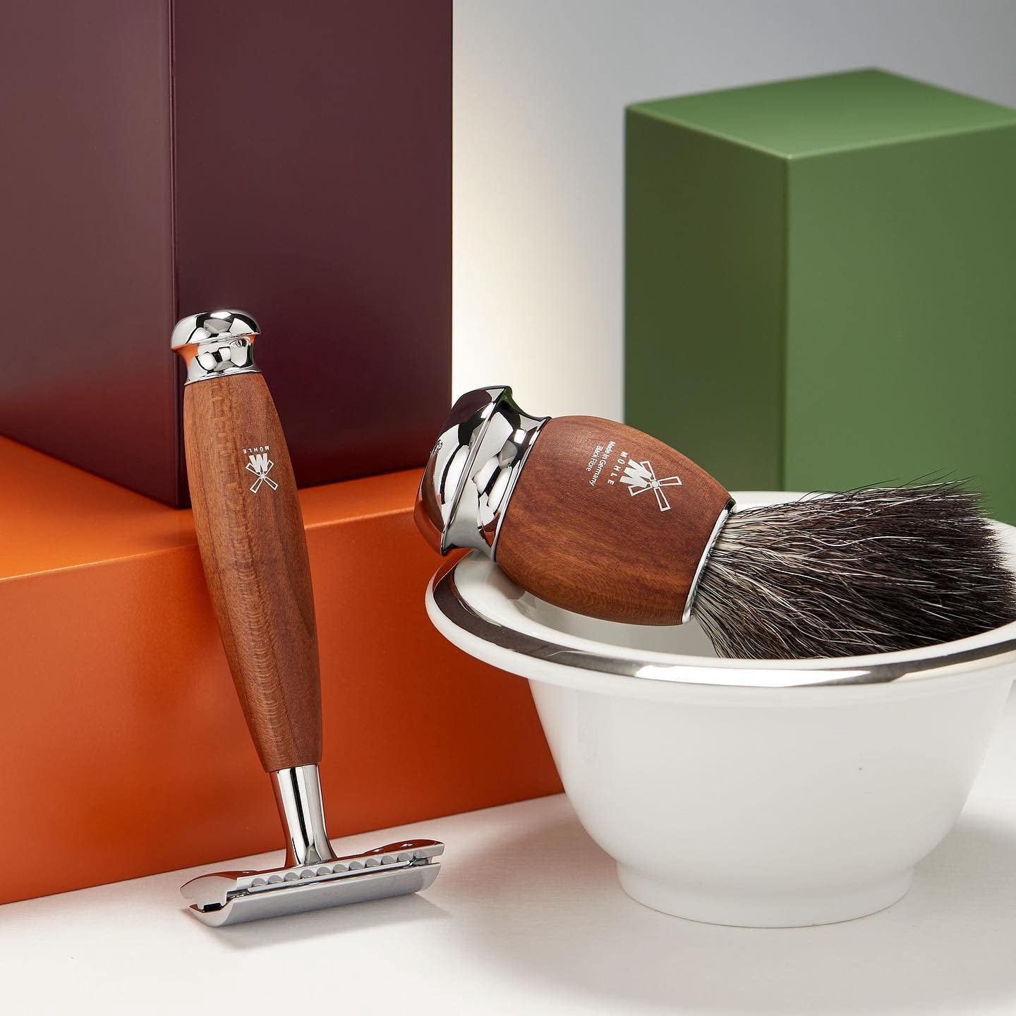 MÜHLE VIVO Closed Comb Safety Razor - Clean Shaving, Modern Design
