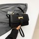 thumbnail image 3 of Bolso de hombro pequeño cuadrado con bordado de estilo coreano, bandolera de mano ligera de lujo con diseño de nicho estético, novedad de otoño de 2025, 3 of 5