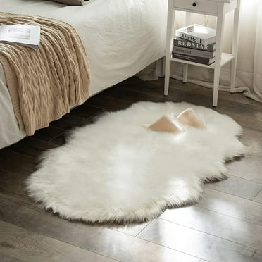 Luxury Soft Fluffy Area Rug 3x5 Feet, Faux Fur Sheepskin Rug Decorative Plush Shaggy Carpet for Christmas Decor Bedside Sofa Floor Nursery, White