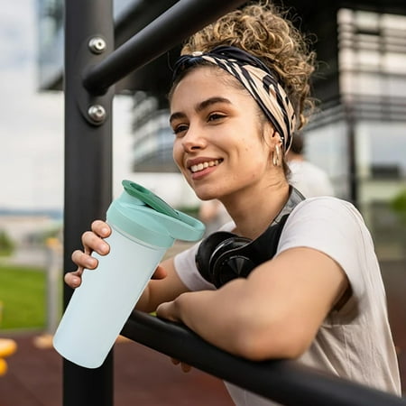 Protein Shaker Bottle Workout Water Bottle 800ml Mixing Cup with Scale Leakproof Lid Gym and Outdoor Fitness