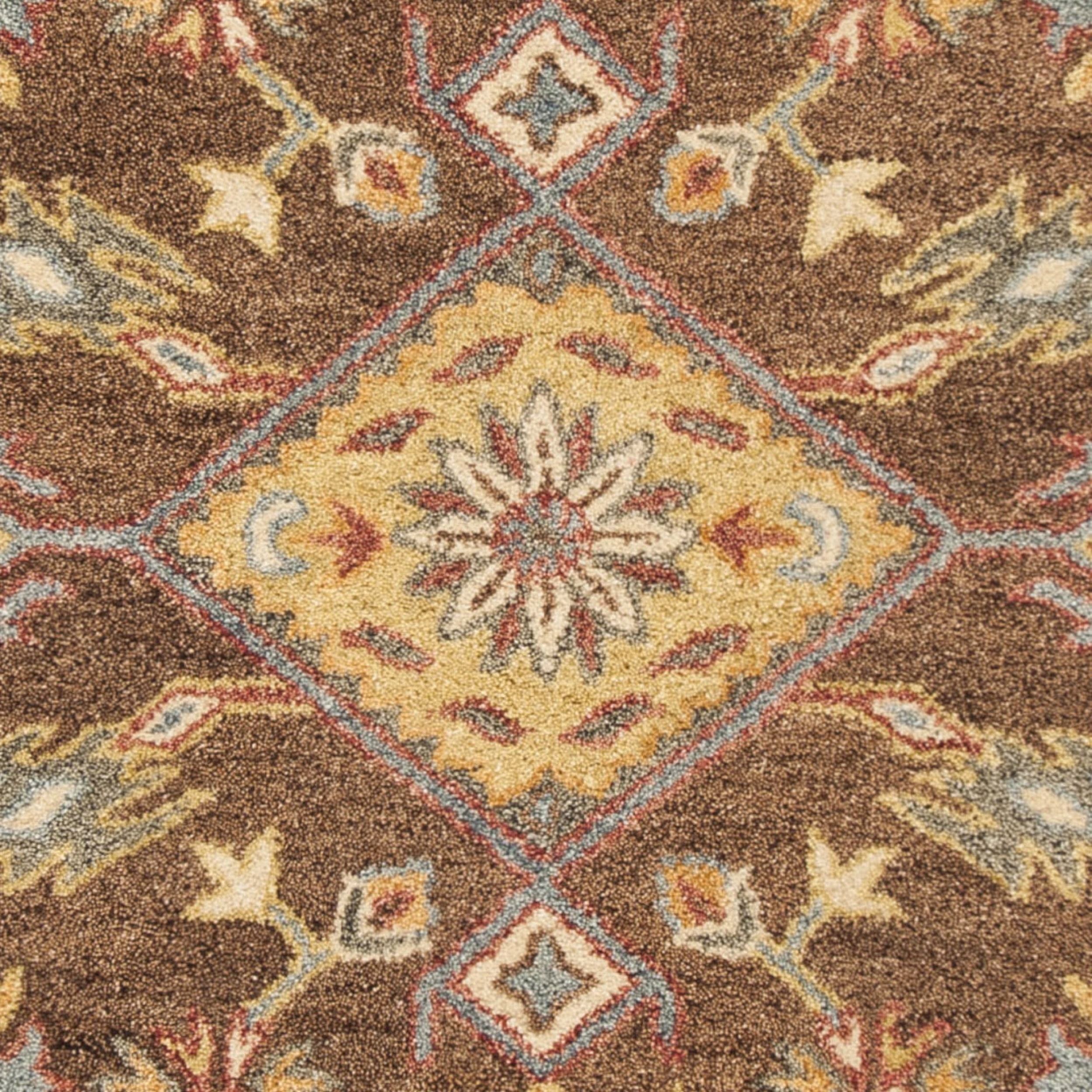 SAFAVIEH Antiquity Donnchad Traditional Wool Area Rug, Dark Brown/Ivory, 6' x 6' Square