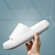 thumbnail image 5 of Soft Cloud Slides Cómodas zapatillas acolchadas Suela gruesa EVA antideslizante para hombres y mujeres, 5 of 6