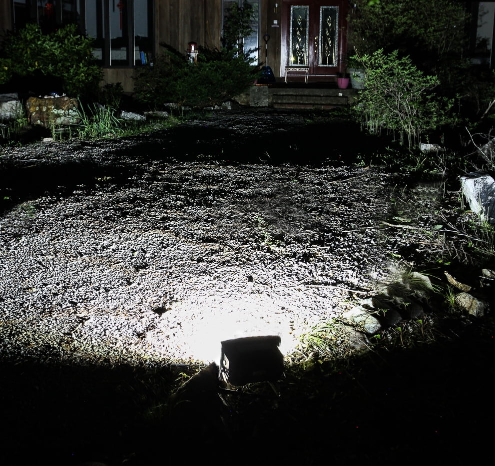Maxsa Innovations 40330 Solar-Powered Flood Light