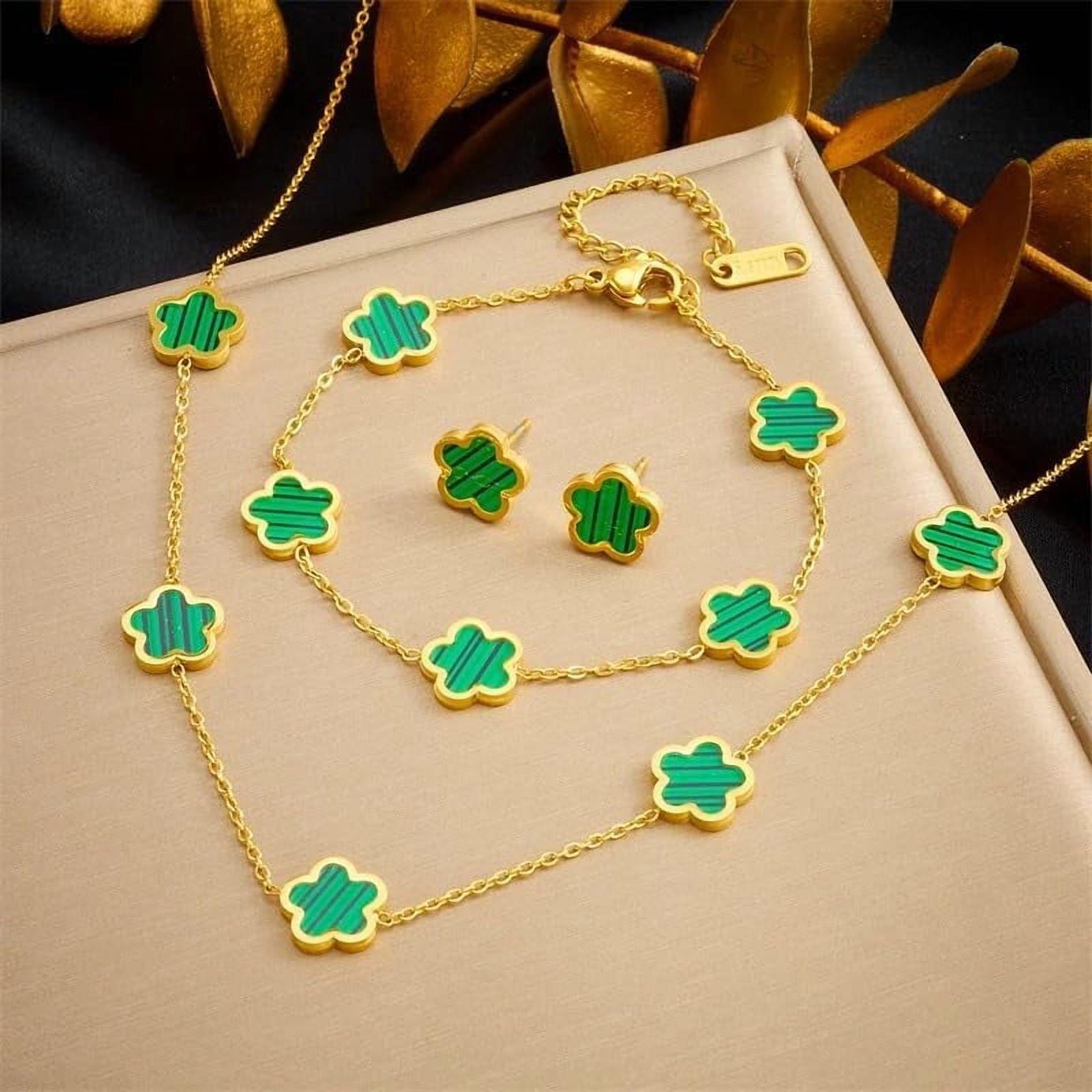 Clover Jewelry Set 18K Gold Plated Stainless Steel Necklace with Flower Design Four leaf clover for Women, Elegant Four Leaf Clover Necklace Floral Style Jewelry
