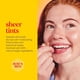 thumbnail image 3 of Bálsamo labial Burt's Bees Long Lasting 2 en 1 Duo Fiery Red, 3 of 9