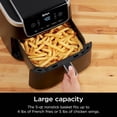 thumbnail image 3 of Ninja Air Fryer Pro 5 en 1, capacidad de 5 cuartos de galón, freír al aire, hornear, asar, recalentar y deshidratar, tecnología Air Crisp, cesta antiadherente y placa crujiente, negro, AF142, 3 of 5
