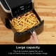 thumbnail image 3 of Ninja Air Fryer Pro 5 en 1, capacidad de 5 cuartos de galón, freír al aire, hornear, asar, recalentar y deshidratar, tecnología Air Crisp, cesta antiadherente y placa crujiente, negro, AF142, 3 of 5
