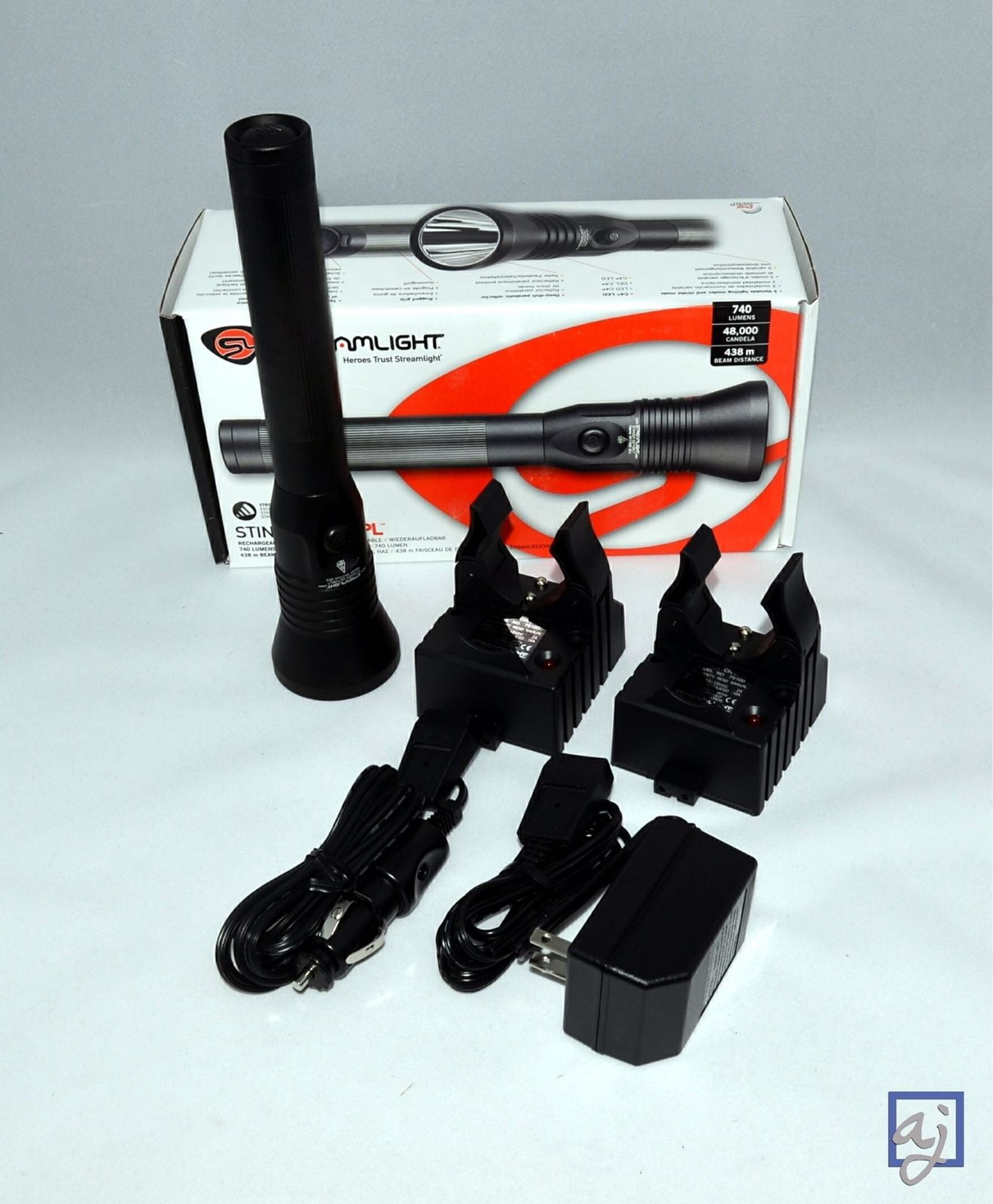 Streamlight Stinger DS HPL Rechargeable Flashlight, 800 Lumen w/ Two 120/100 VAC / 12 VDC Smart Chargers - 75863
