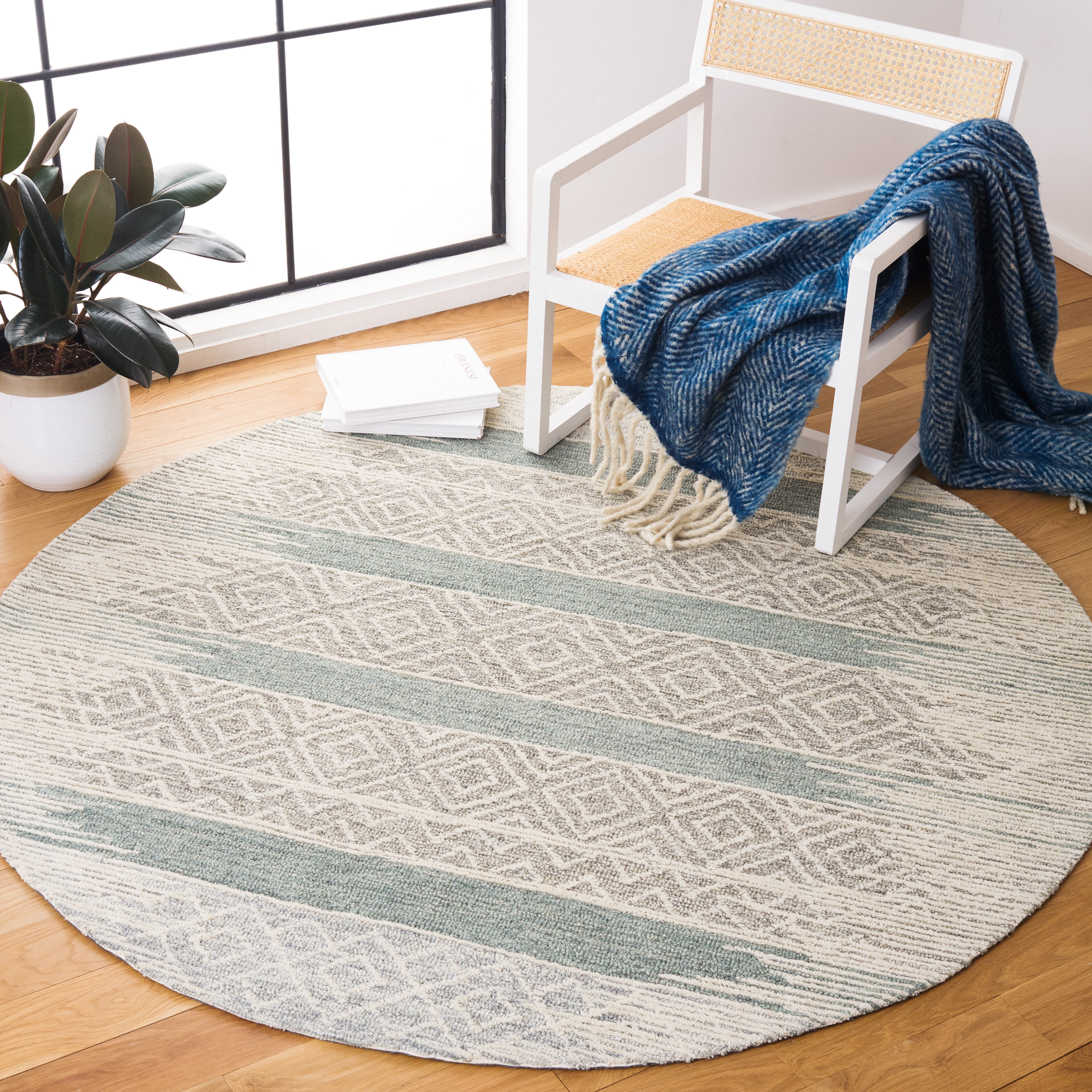 SAFAVIEH Metro Rae Striped Area Rug, Natural/Light Grey, 6' x 6' Round