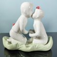 thumbnail image 4 of Escultura de cerámica artística de pareja cariñosa, estatua de amor apasionado, adorno romántico abstracto, estatuil, adorno de decoración para hogar perfecl estatua de cerámica, 4 of 8
