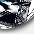 thumbnail image 3 of Designart Horloge Murale Moderne Surdimensionnée Style 'Urban Lady', 3 of 5