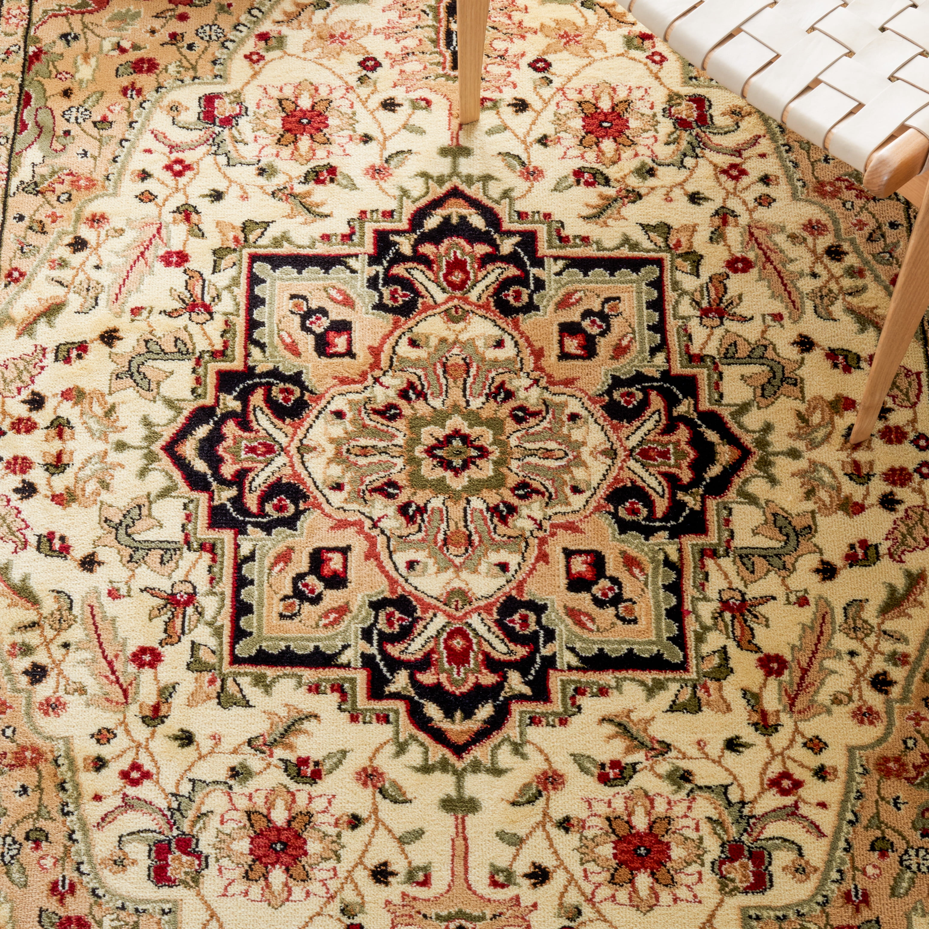 Safavieh Lyndhurst Miranda Floral Area Rug, Beige/Black, 10' x 14'