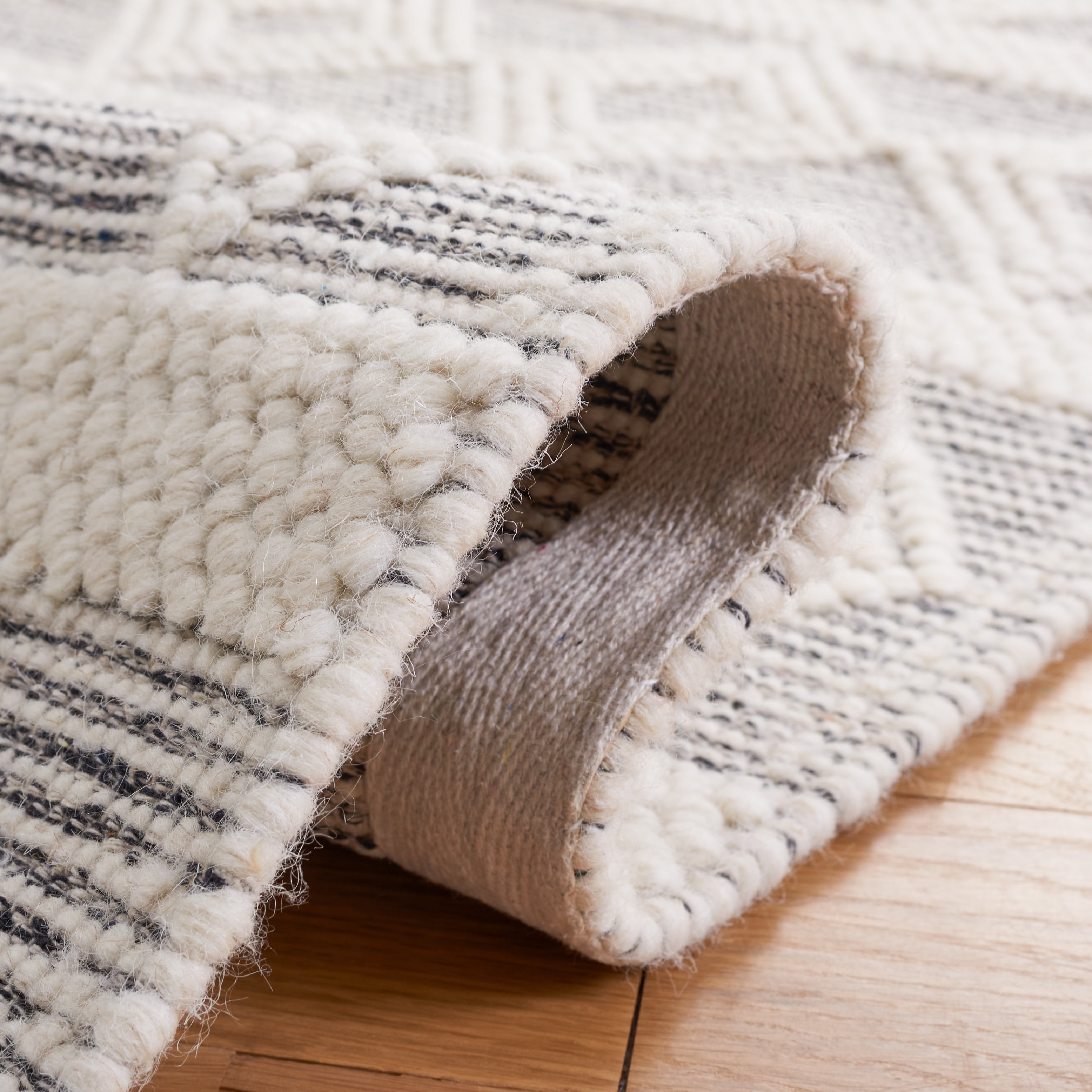 SAFAVIEH Natura Alondra Southwestern Wool Runner Rug, Ivory/Black, 2'3" x 8'