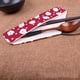 thumbnail image 5 of Fiudx Juego de Palillos de Madera, Diseño de Tronco Hecho a Mano, Cucharas de Estilo Natural, Vajilla Portátil, Regalo Higiénico y Saludable, Elegante Decoración para El Hogar, Incluye Bolsa de Tela,, 5 of 5