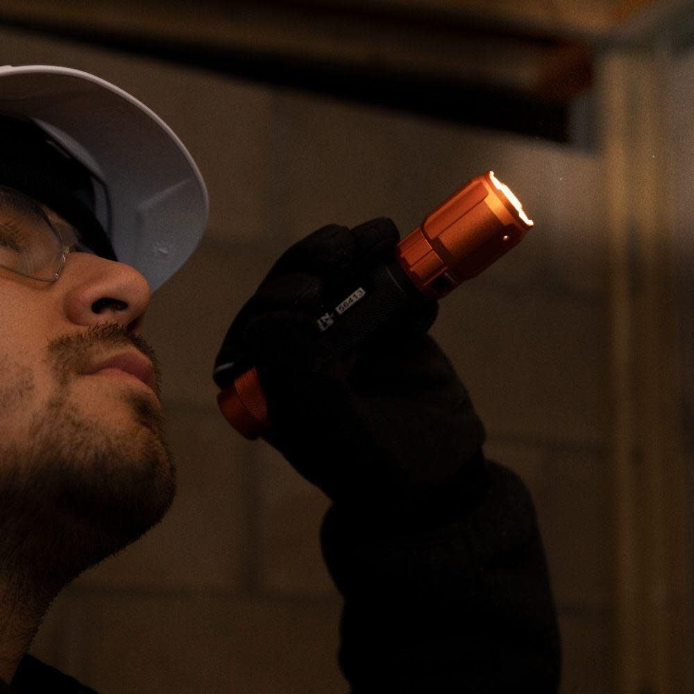 Klein Tools Rechargeable LED 1000 Lumens Flashlight